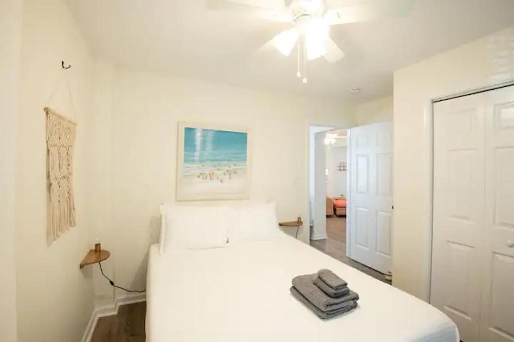 Beach Bum Bungalow แคโลไลนาบีช ภายนอก รูปภาพ